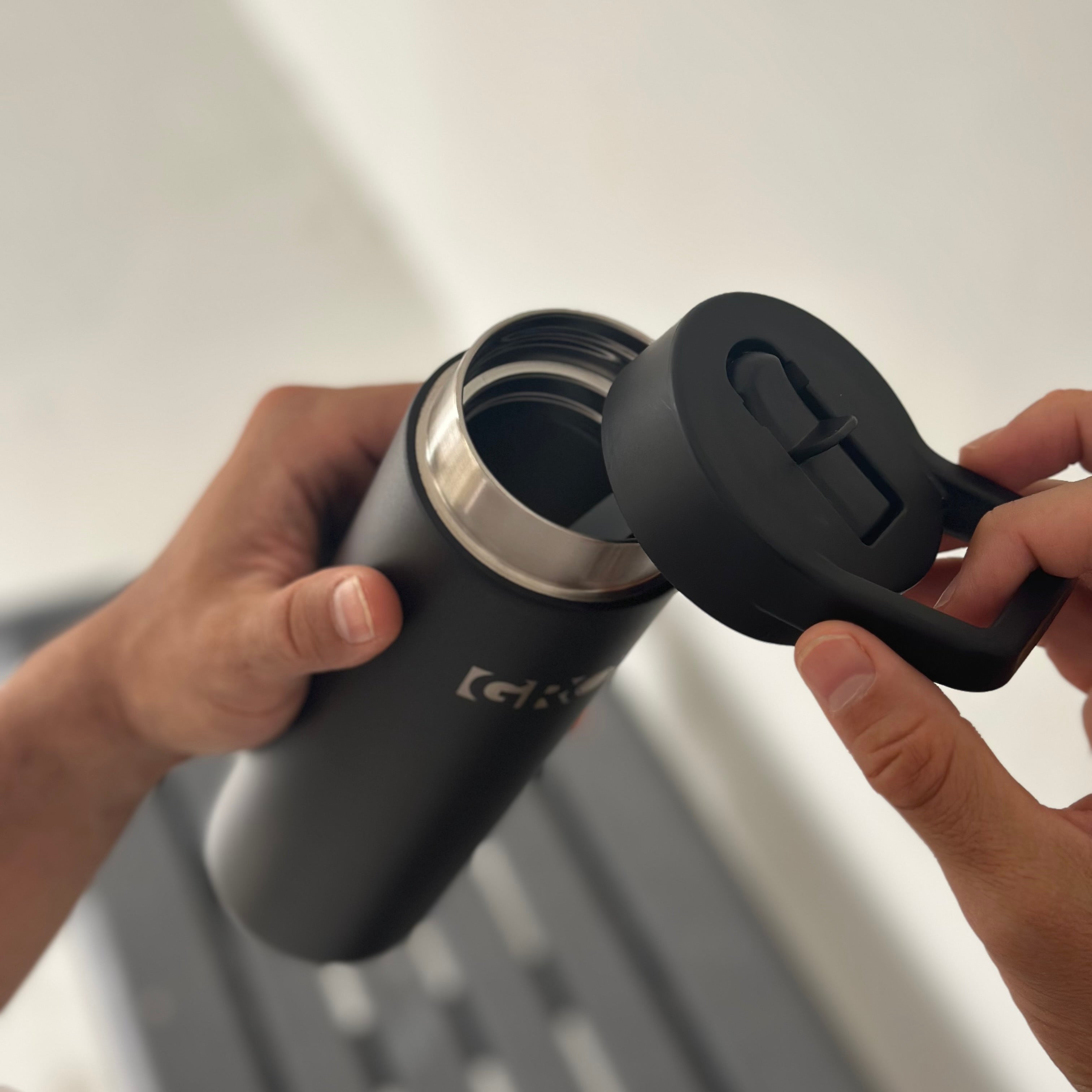 Black Traveler Bottle - 20oz